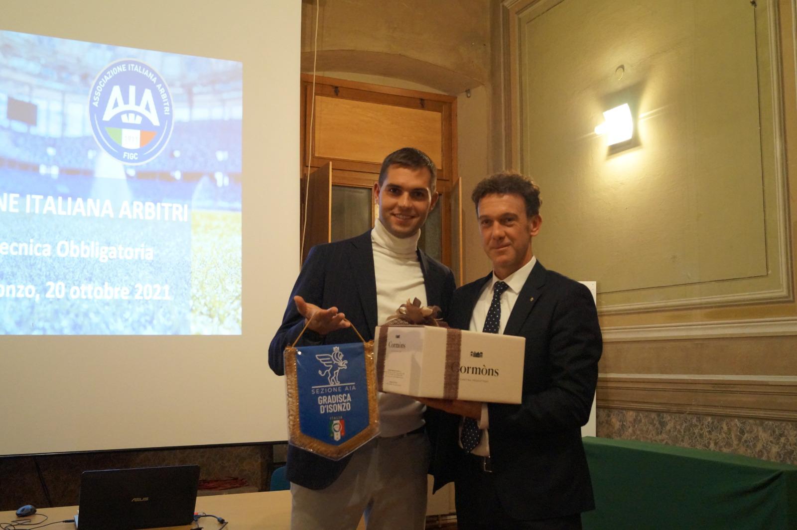 Copertina per Rialzarsi dopo ogni caduta, la lezione a Gradisca dell'arbitro Luca Zufferli